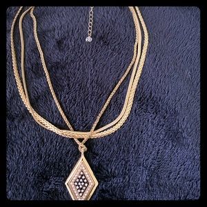 Gold fashion necklace